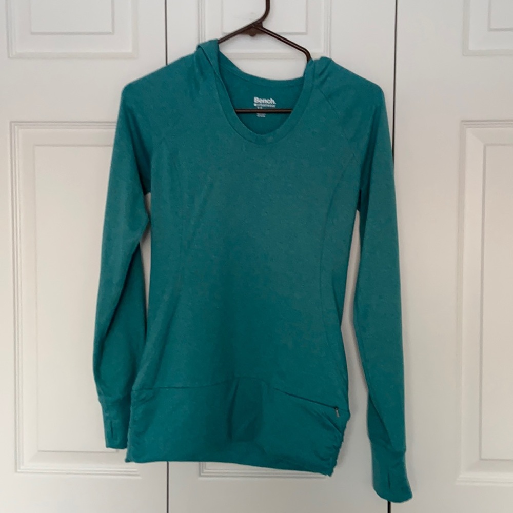 Bench Urbanwear. Teal colored pullover sweatshirt. Size small
